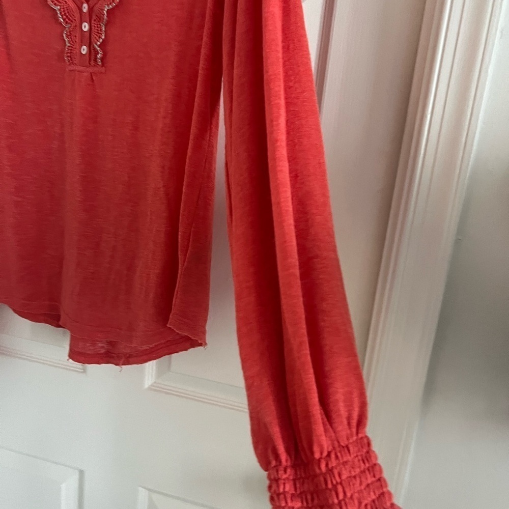 Free People CAMELIA SIESTA FIESTA CROCHET TRIM LONG SLEEVE TOP EUC! Size small. - Picture 6 of 8